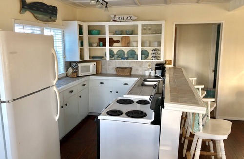 Surfside Beach House | Beach Hideaway-GR8 Patios & MaRgArItA-ViEwS. Come enjoy a weekend getaway! HGTV!