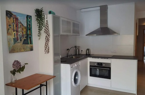 Old Town Apartment | Beach holiday or work from home in Historic Old Town 4min walk to beach