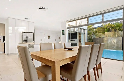 Cooks Hill House | Beach holiday retreat