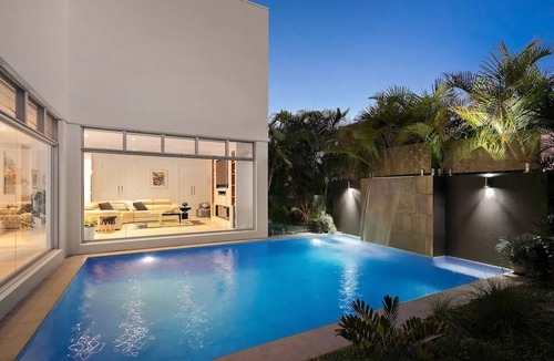 Cooks Hill House | Beach holiday retreat