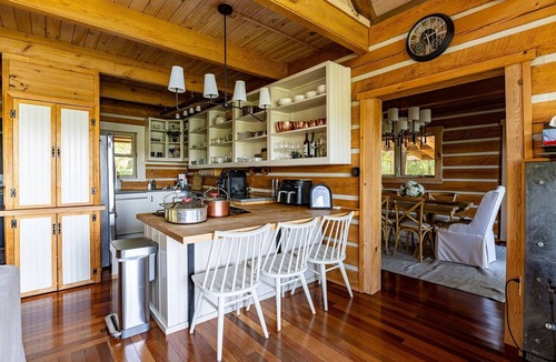 Parry Sound Cottage | Beach, Hot Tub, Firepit, Canoe, Dock, Games Room