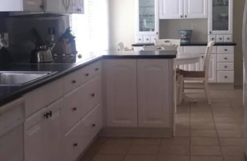 Wall House | Beach House 2 blocks to Beach