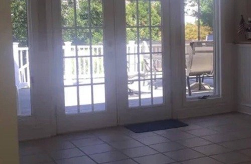 Wall House | Beach House 2 blocks to Beach