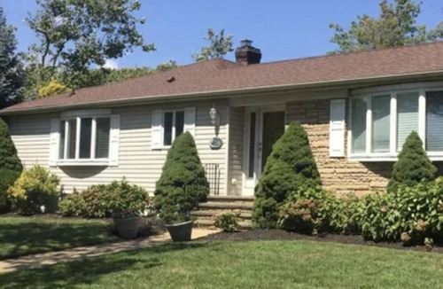 Wall House | Beach House 2 blocks to Beach