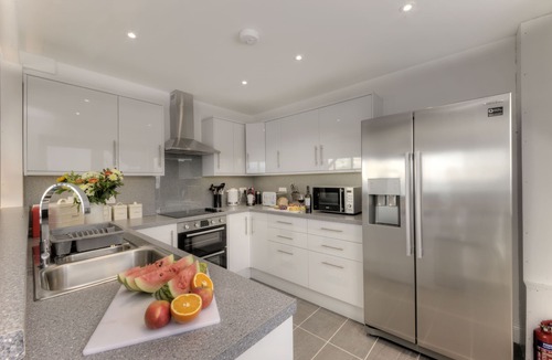 Kentallen Apartment | Beach House 5 with Hot Tub