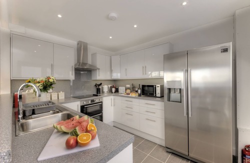 Kentallen Apartment | Beach House 5 with Hot Tub