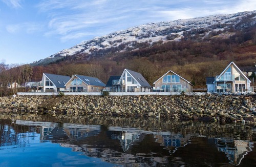 Kentallen Apartment | Beach House 5 with Hot Tub
