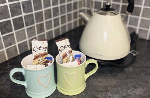 Birkdale Apartment | Beach House - Courtyard 1 Bed