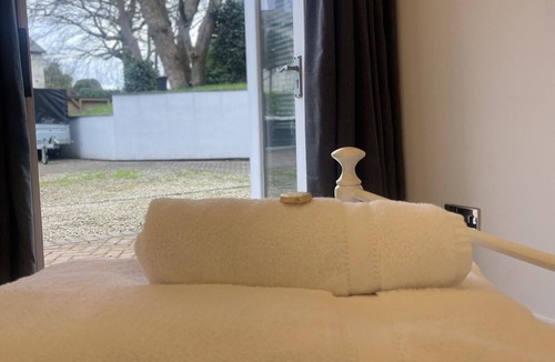 Southport Apartment | Beach House Courtyard 2 Bed