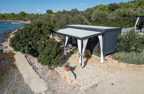 Kornati House | Beach house Danica - resort & tavern BAIN, free transport, pool, Island of Žut - Kornati