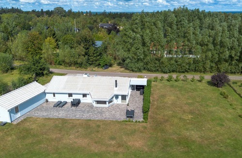 Strandby House | Beach house for 9 guests 400 m to the sea