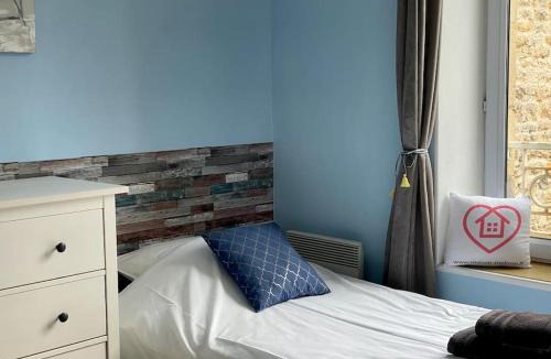 Arromanches-les-Bains Apartment | Beach House & Patio by Melrose