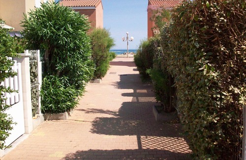 Frontignan House | beach house