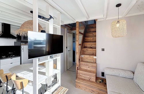 Saint-Pair-sur-Mer Ski Chalet | Beach house - 6 guests, heated pool - St-Pair