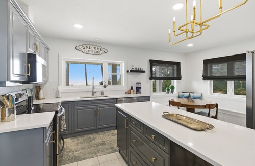 Port Colborne House | Beach House Getaway