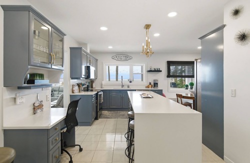 Port Colborne House | Beach House Getaway