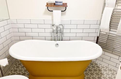 Seahouses Hotel | Beach House Hotel