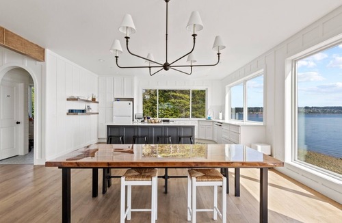 Gig Harbor House | Beach House in Gig Harbor