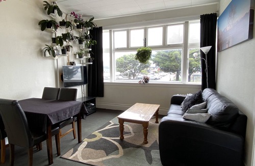 Oriental Bay House | Beach house in Oriental Parade