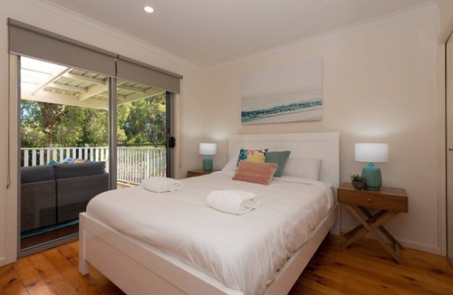 Batehaven House | Beach House Ocean Views in Batehaven