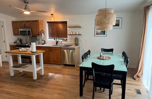 Agate House | Beach house on Hammersley Inlet