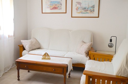 El Roc de Sant Gaieta Ski Chalet | Beach House Private Garden near Barcelona