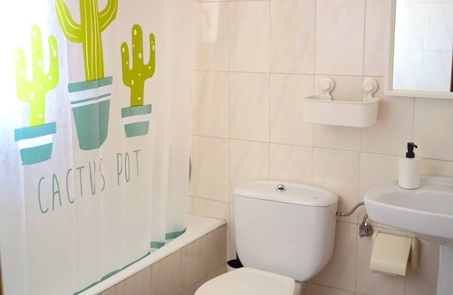 El Roc de Sant Gaieta Ski Chalet | Beach House Private Garden near Barcelona