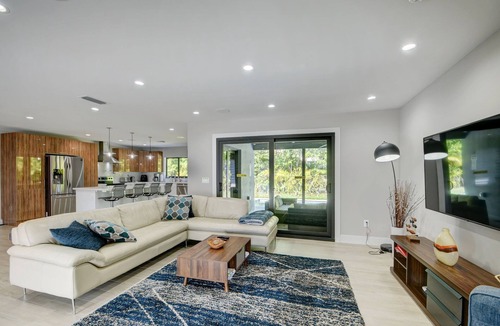 Singer Island House | Beach House with Pool, Luxurious & Contemporary