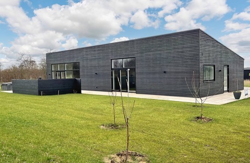 Saksild Strand Villa | Beach house with hot tub near Aarhus, Denmark