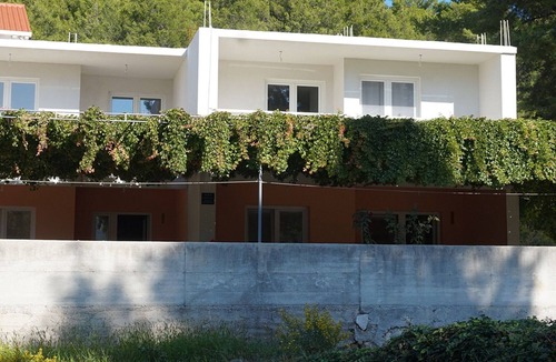 Zuljana Apartment | Beach House Žuljana - Two Bedroom Apartment with Terrace 1