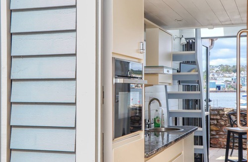 Shaldon Cottage | Beach Hut 5