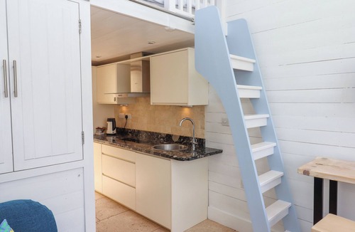 Shaldon Cottage | Beach Hut 5