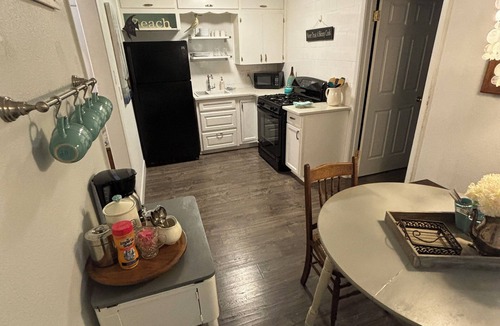 Copperas Cove House | Beach Inspired Cozy Place, 5 Miles From Fort Hood Base & 40 min to Austin