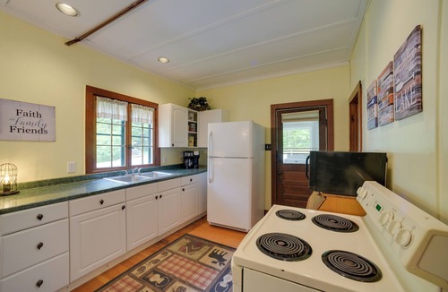 Speculator Cabin | Beach & Kayaks: Waterfront Cabin on Lake Pleasant!