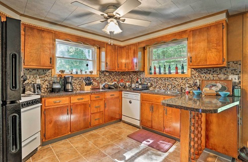 Beach Lake Cabin | Beach Lake Cabin on Delaware River w/Sunroom!