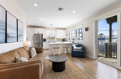 Sunset Beach House | Beach! Large Spa. Ocean Views