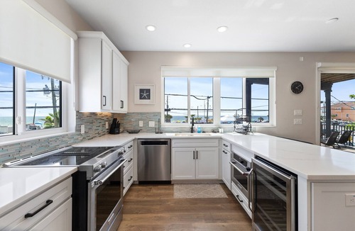 Sunset Beach House | Beach! Large Spa. Ocean Views