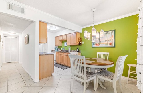 St. Augustine Beach Condo | Beach Life, ground floor, quiet &clean. 2BR 2 Bath
