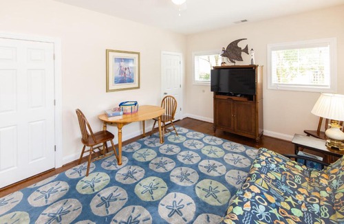 Northeast Virginia Beach House | Beach Music - North End VB