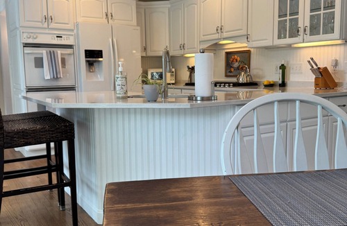 Powers Lake House | Beach nearby-pure summer/winter magic awaits!