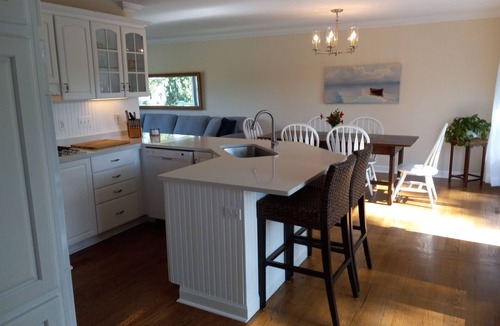Powers Lake House | Beach nearby-pure summer/winter magic awaits!