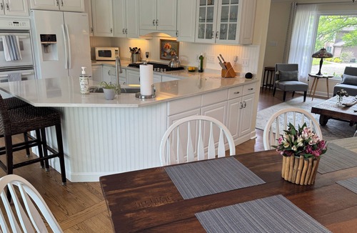 Powers Lake House | Beach nearby-pure summer/winter magic awaits!
