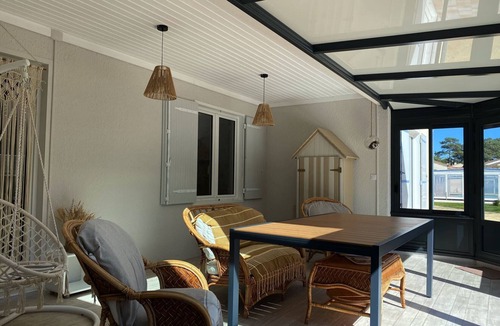 Saint-Vincent-sur-Jard House | Beach or pool, what's it to be?