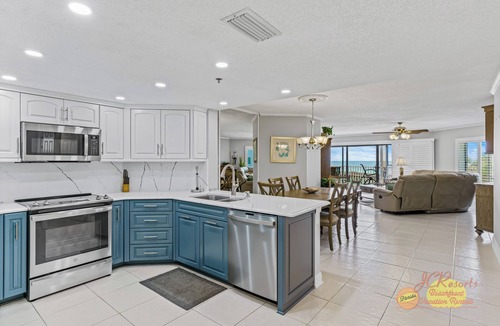 Indian Shores Condo | Beach Palms 209 beautiful Gulf Front Corner 2nd floor vacation rental