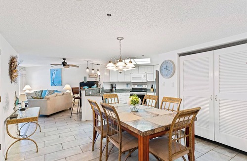 Indian Shores Condo | Beach Palms 310 - GULF VIEW Condo!