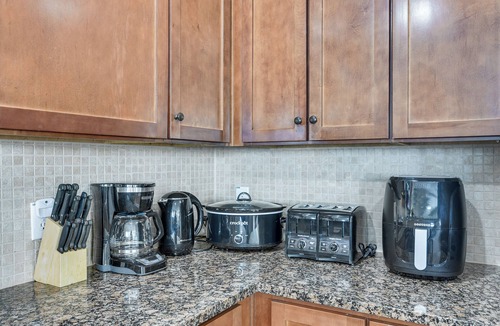 Red Fish Cove Apartment | Beach + Pool Access: Resort Getaway in Galveston!