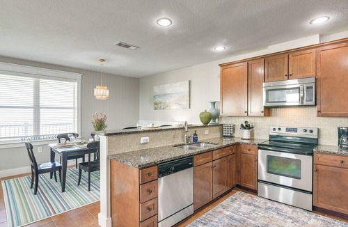 Red Fish Cove Apartment | Beach + Pool Access: Resort Getaway in Galveston!