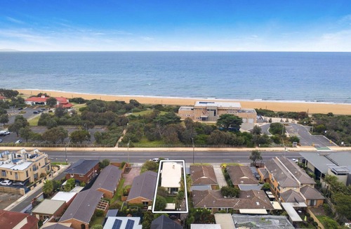 Mordialloc House | Beach Rd | Kids & Pet Friendly | Free Parking