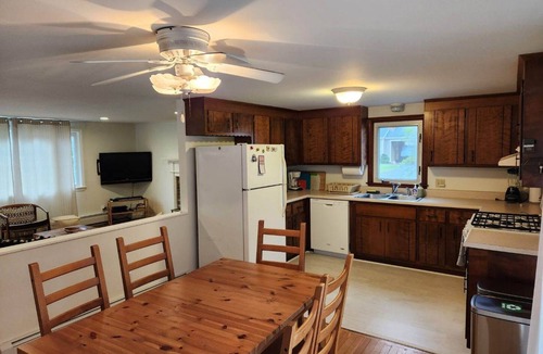 West Hyannisport House | Beach Relaxation In Cape Cod!