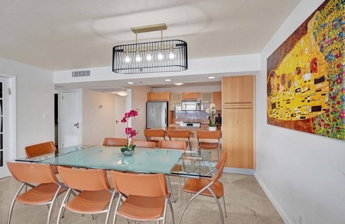 Mid Beach Apartment | Beach Resort condo/921